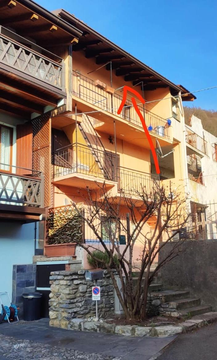 Appartement Cute Little Flat With View, 20 Mins To Bgy Airport à Pradalunga Extérieur photo